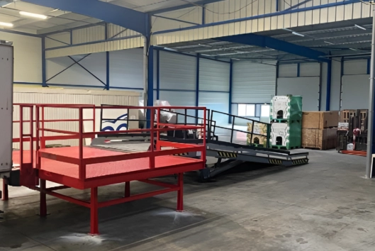 mcd 27 installation de fermetures industrielles a caen 14 rampe et table de manutention2
