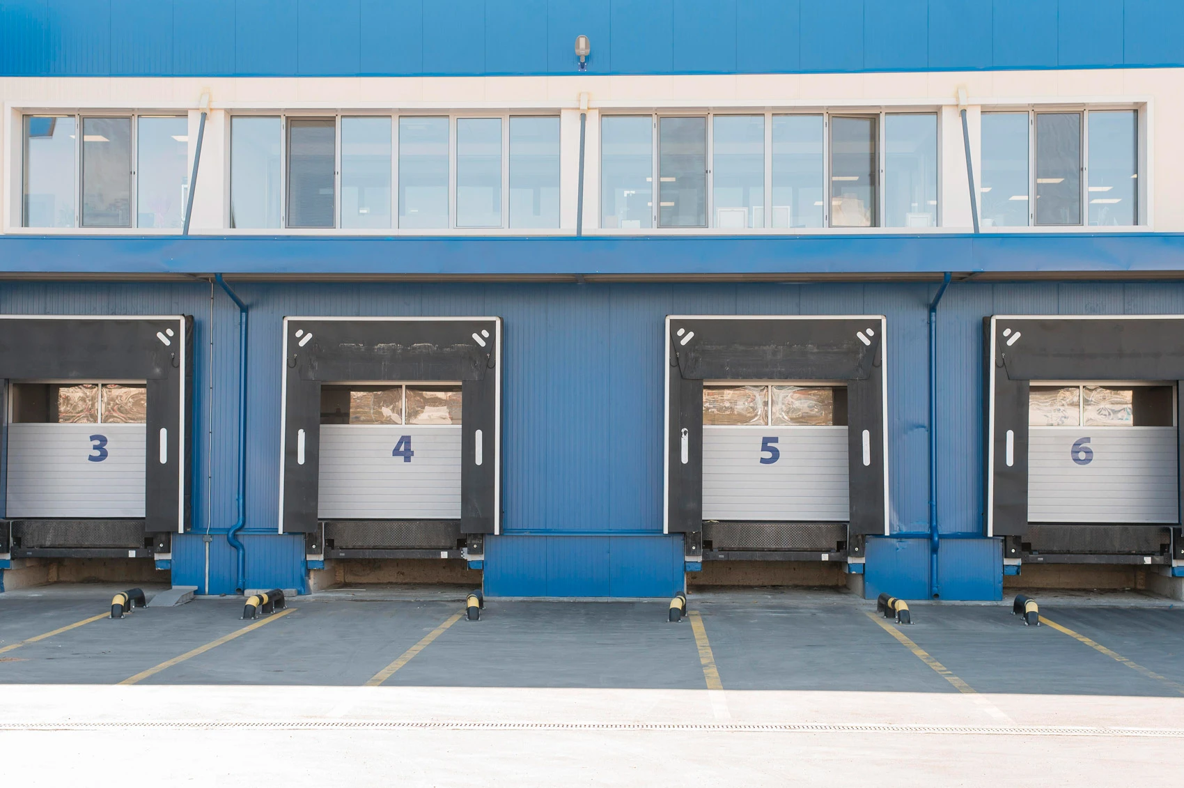mcd 27 installation de fermetures industrielles a caen 14 loading docks 1 1x